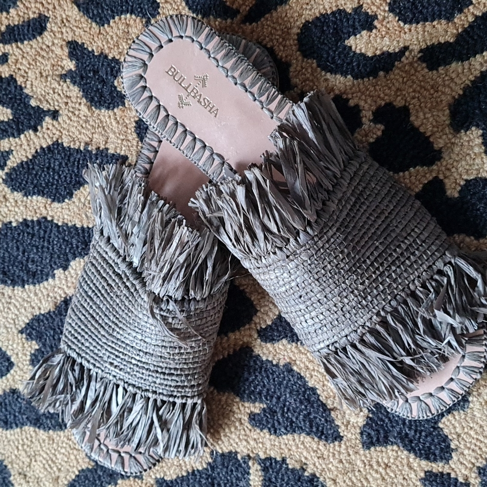 Straw woven sandals